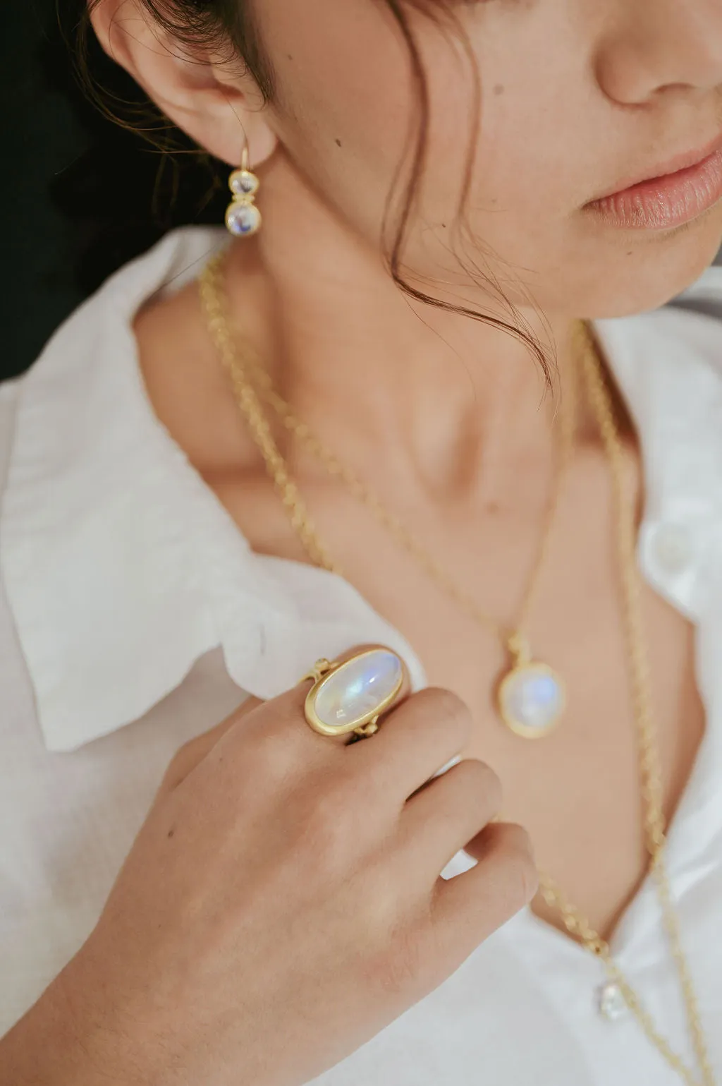 18 Karat Gold Oval Moonstone and Diamond Ring