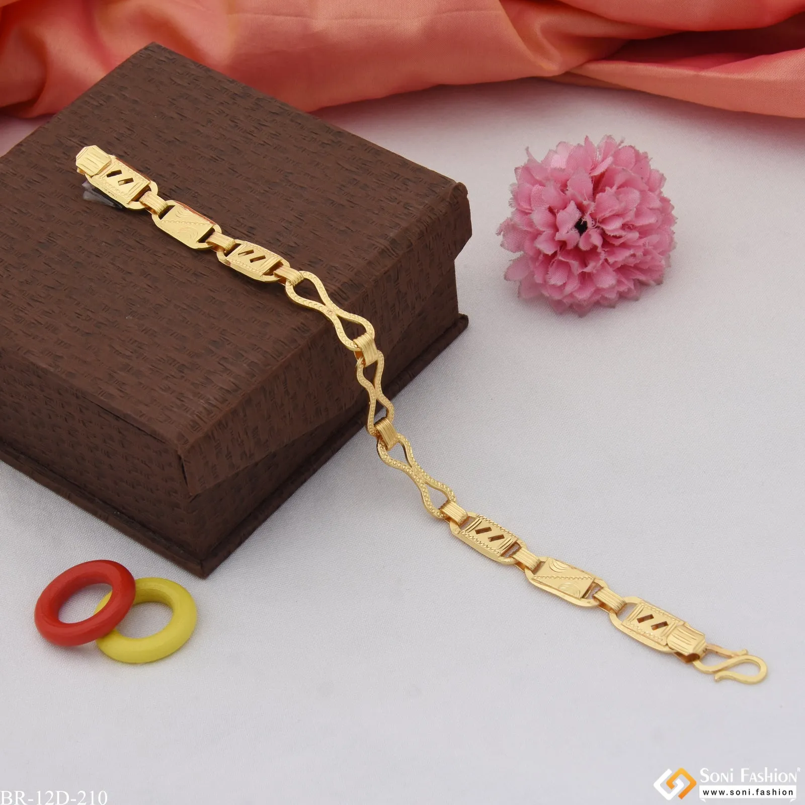 2 In 1 Sophisticated Design Gold Plated Nawabi Bracelet for Men - Style D210