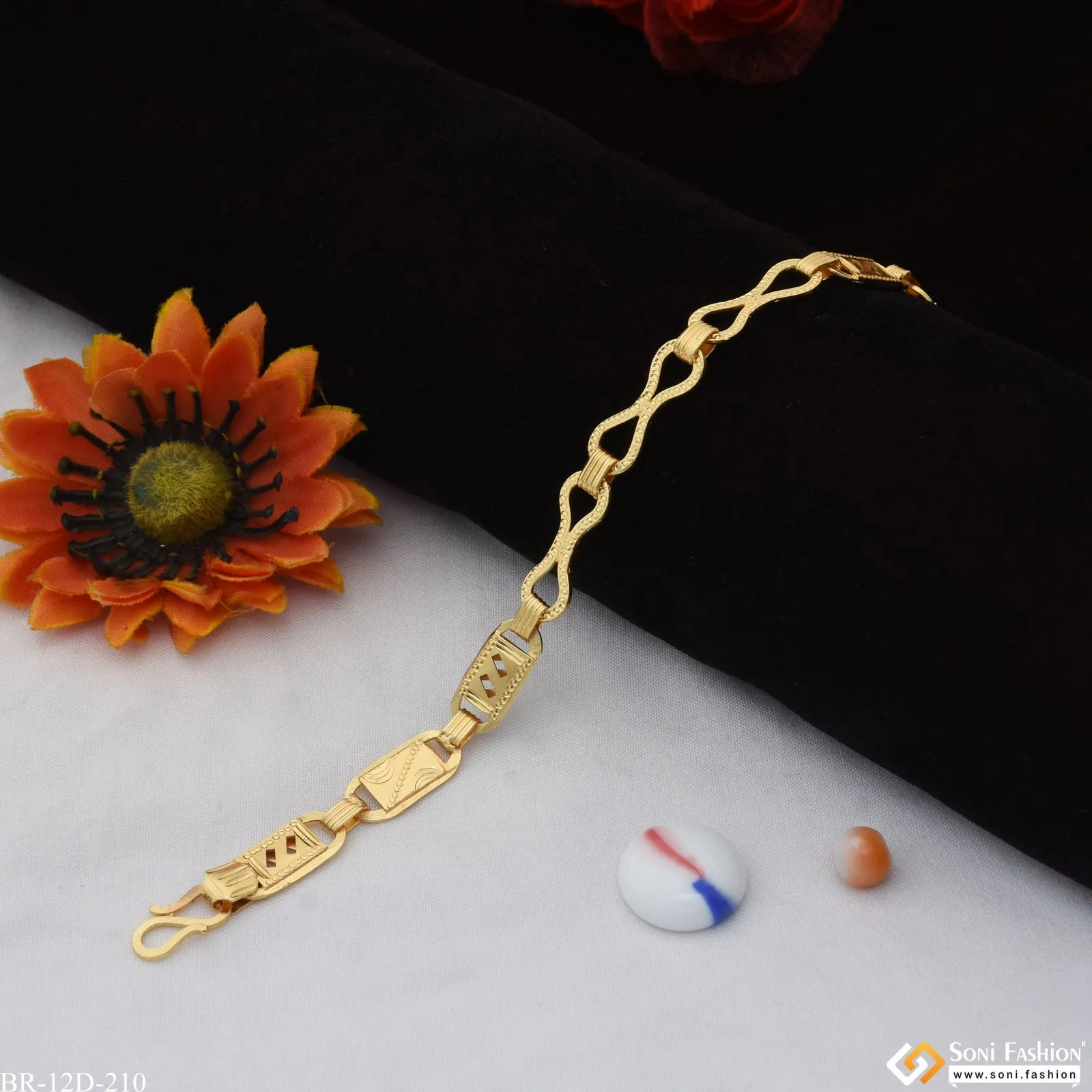 2 In 1 Sophisticated Design Gold Plated Nawabi Bracelet for Men - Style D210