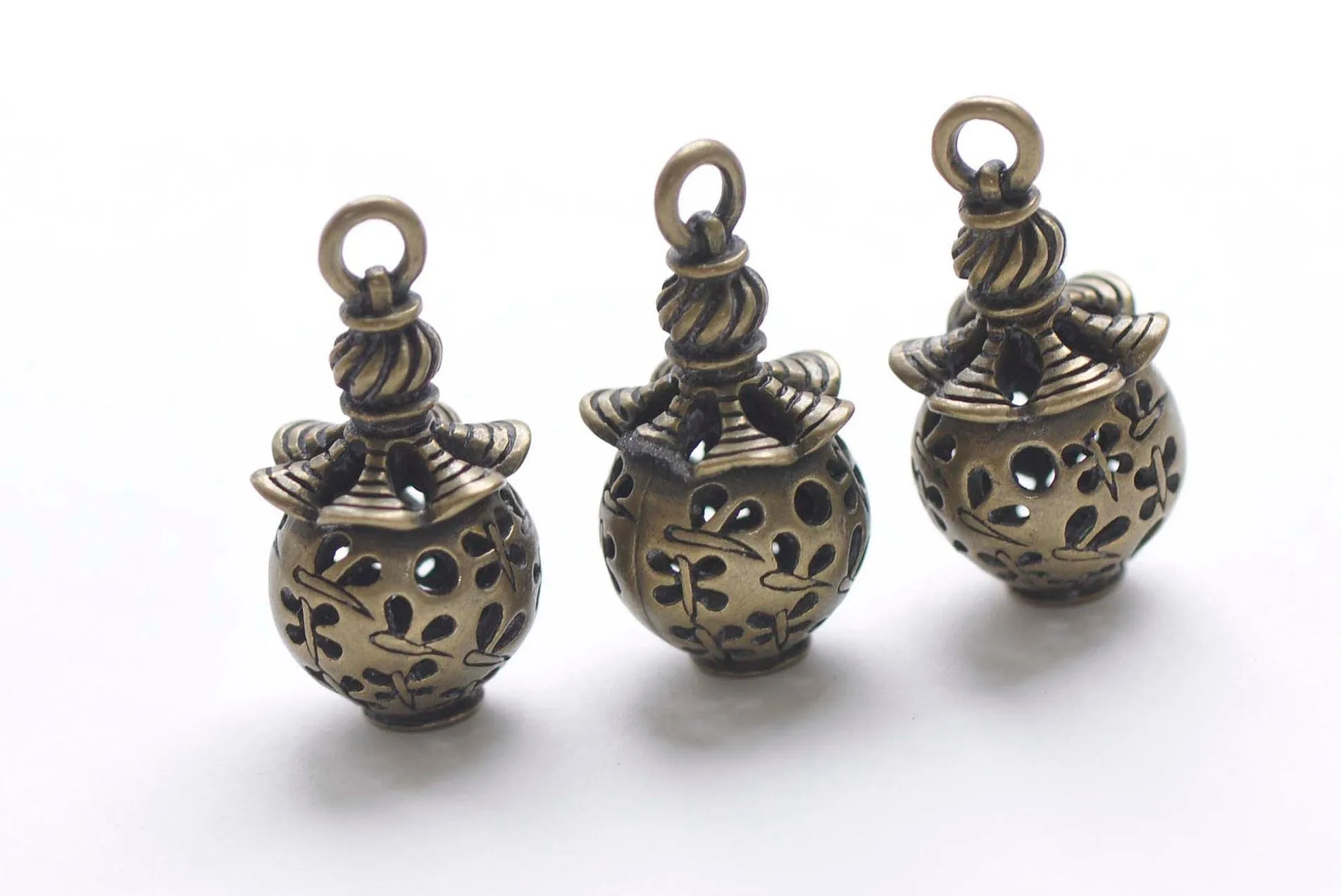 6 pcs Antique Bronze 3D Filigree Lantern Lamp Pendant Charms 13x28mm
