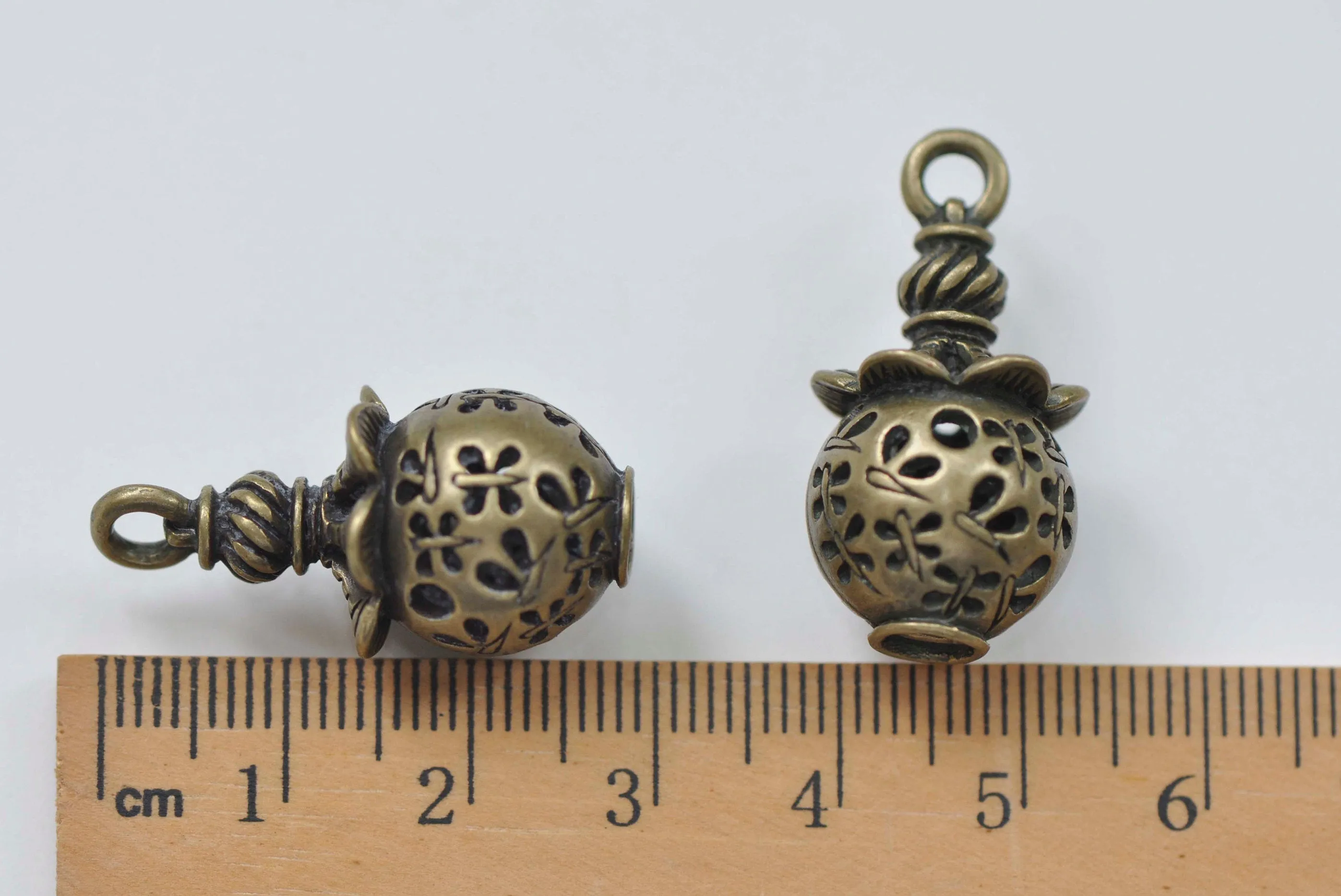6 pcs Antique Bronze 3D Filigree Lantern Lamp Pendant Charms 13x28mm