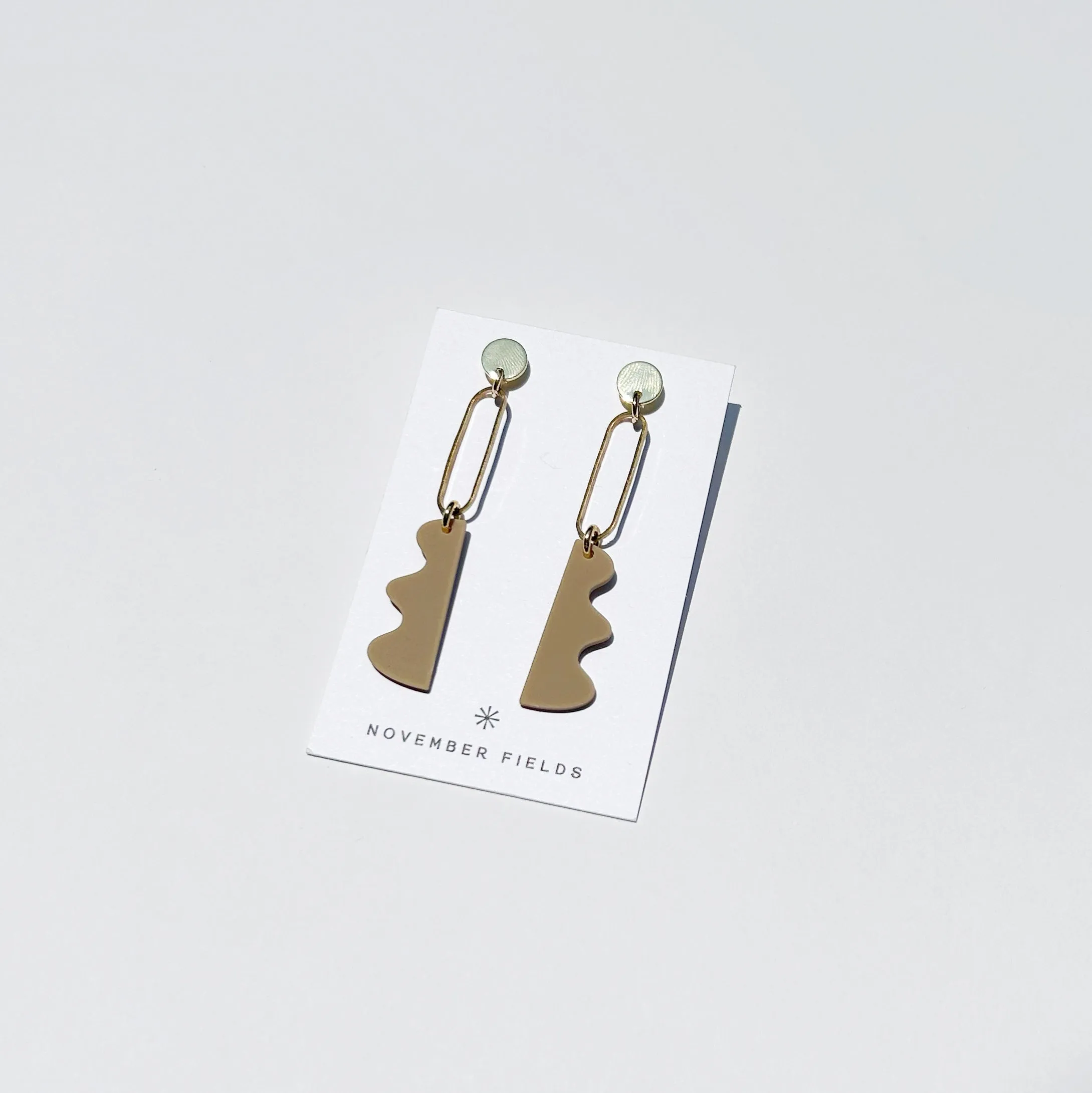 Gigi Raw Brass and Resin Wavy Earrings
