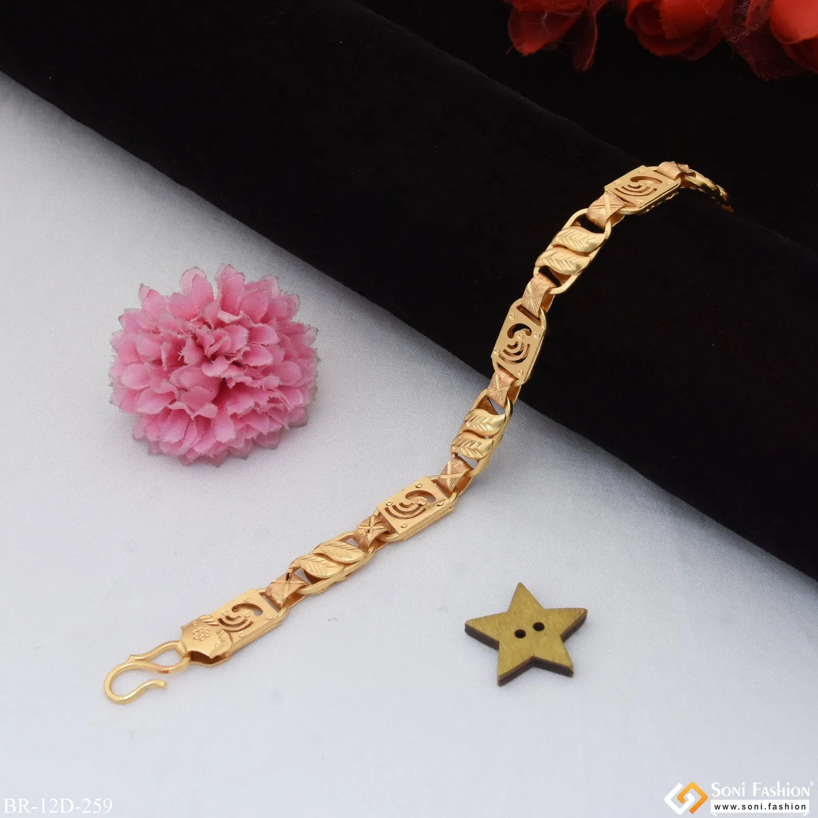 Latest Design Gold Plated Kohli Nawabi Bracelet for Men - Style D259